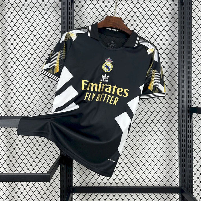 2025/26 REAL MADRID – OLD SCHOOL EDICIÓN ESPECIAL