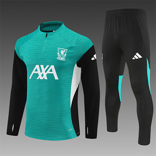 Chándal Liverpool 25/26 Verde – Versión jugador · Detalle en mangas