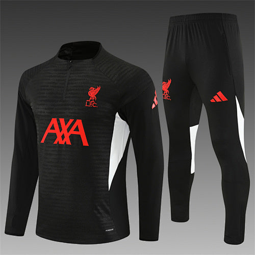 Chándal Liverpool 25/26 Negro – Versión jugador · Detalle en mangas