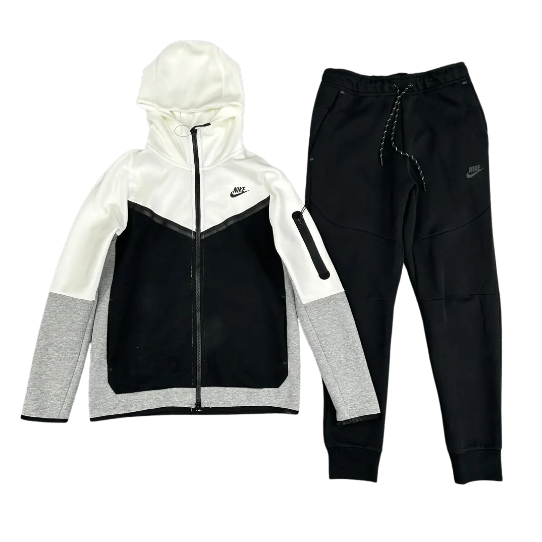 Conjunto NIKE TECH Fleece «Negro Blanco» Algodon Real